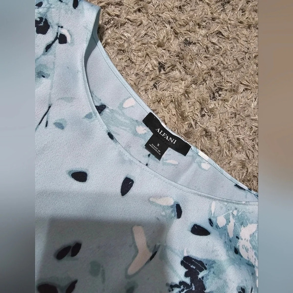 ✨️4/$20. NWT ALFANI Floral Printed Tie-Front Satin Butterfly Sleeve Blouse, S - Picture 4 of 11